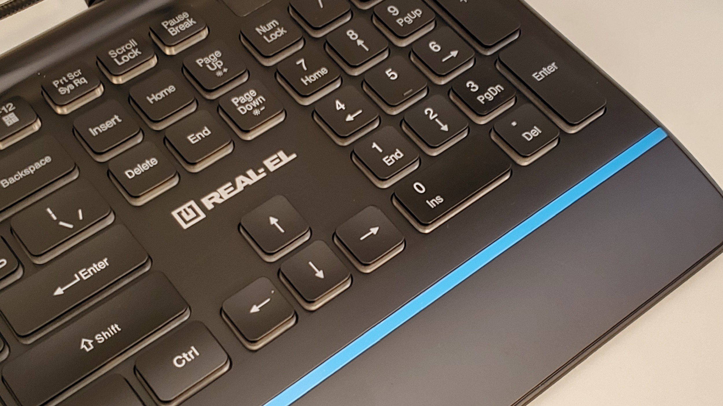 Фото внешний вид клавиатуры REAL-EL Comfort 8000 Backlit