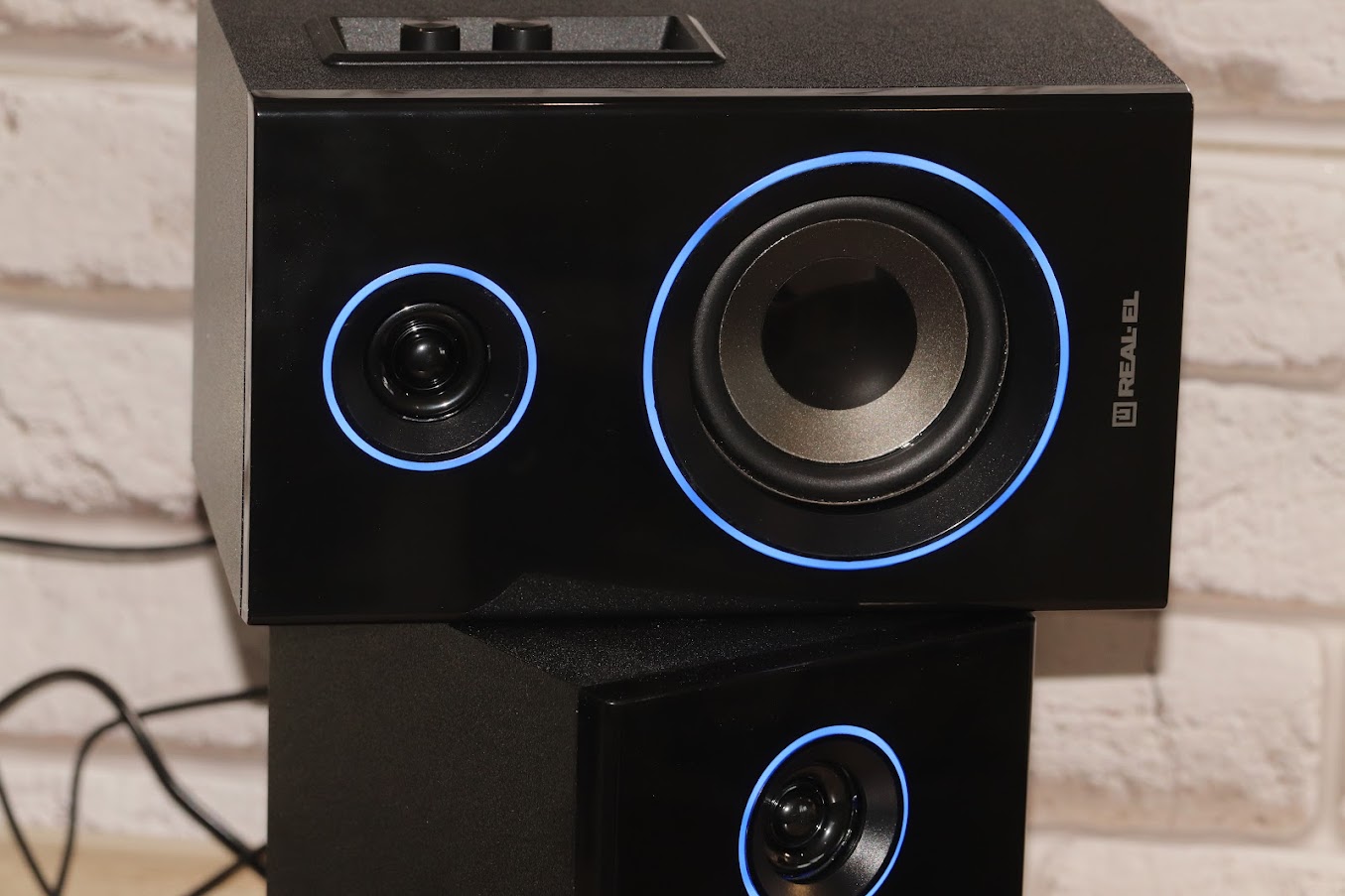 REAL-EL_S-415_acoustic_system