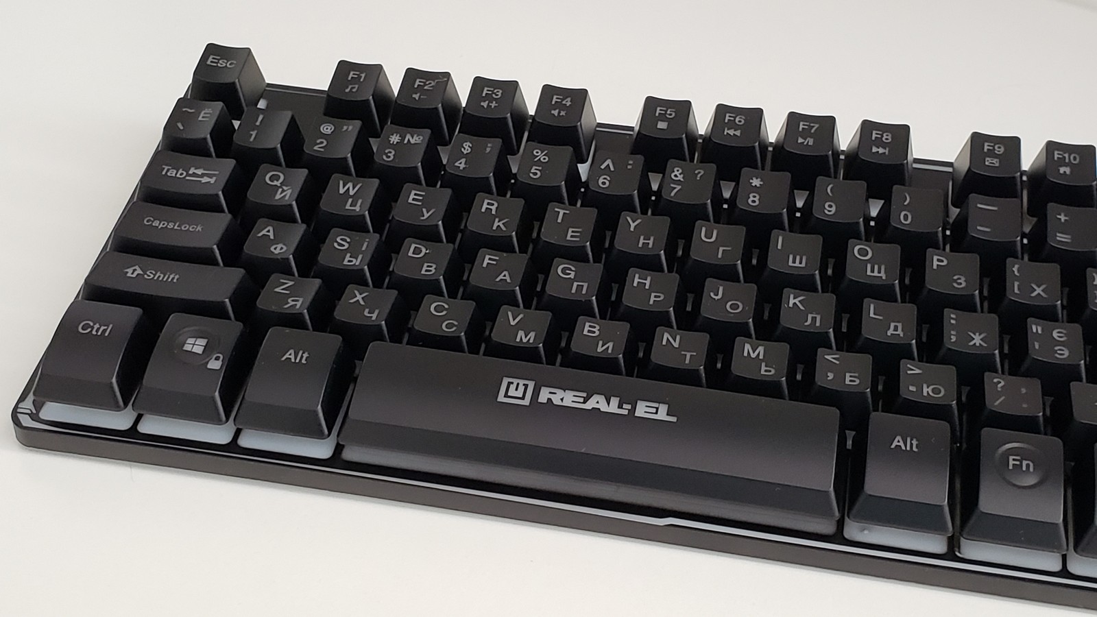 Фото клавіатури REAL-EL Gaming 8710 TKL Backlit