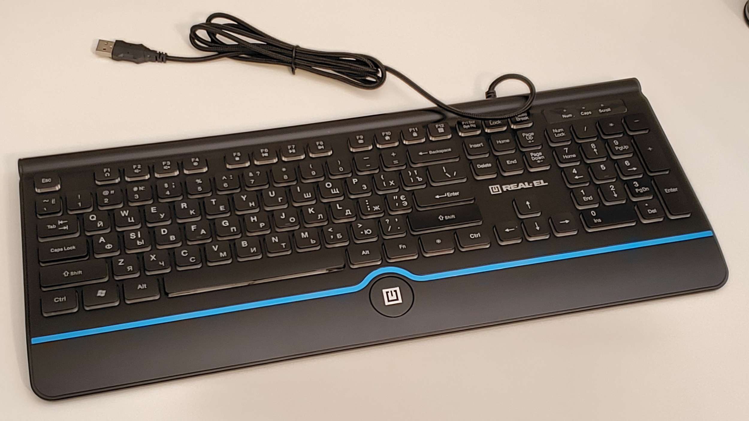 Фото зовнішнього вигляду клавіатури REAL-EL Comfort 8000 Backlit